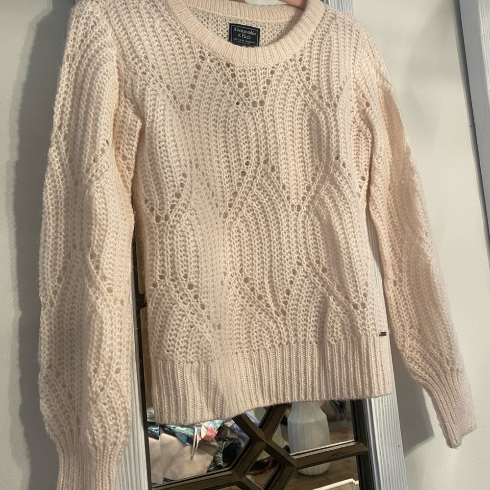 A and F sweater